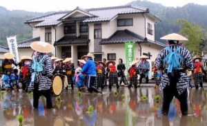 taiko drummers and rice planters